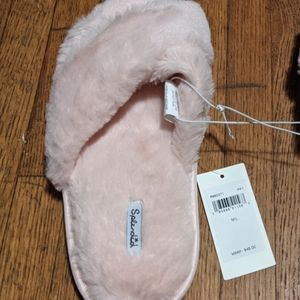 NWT PINK SLIPPERS